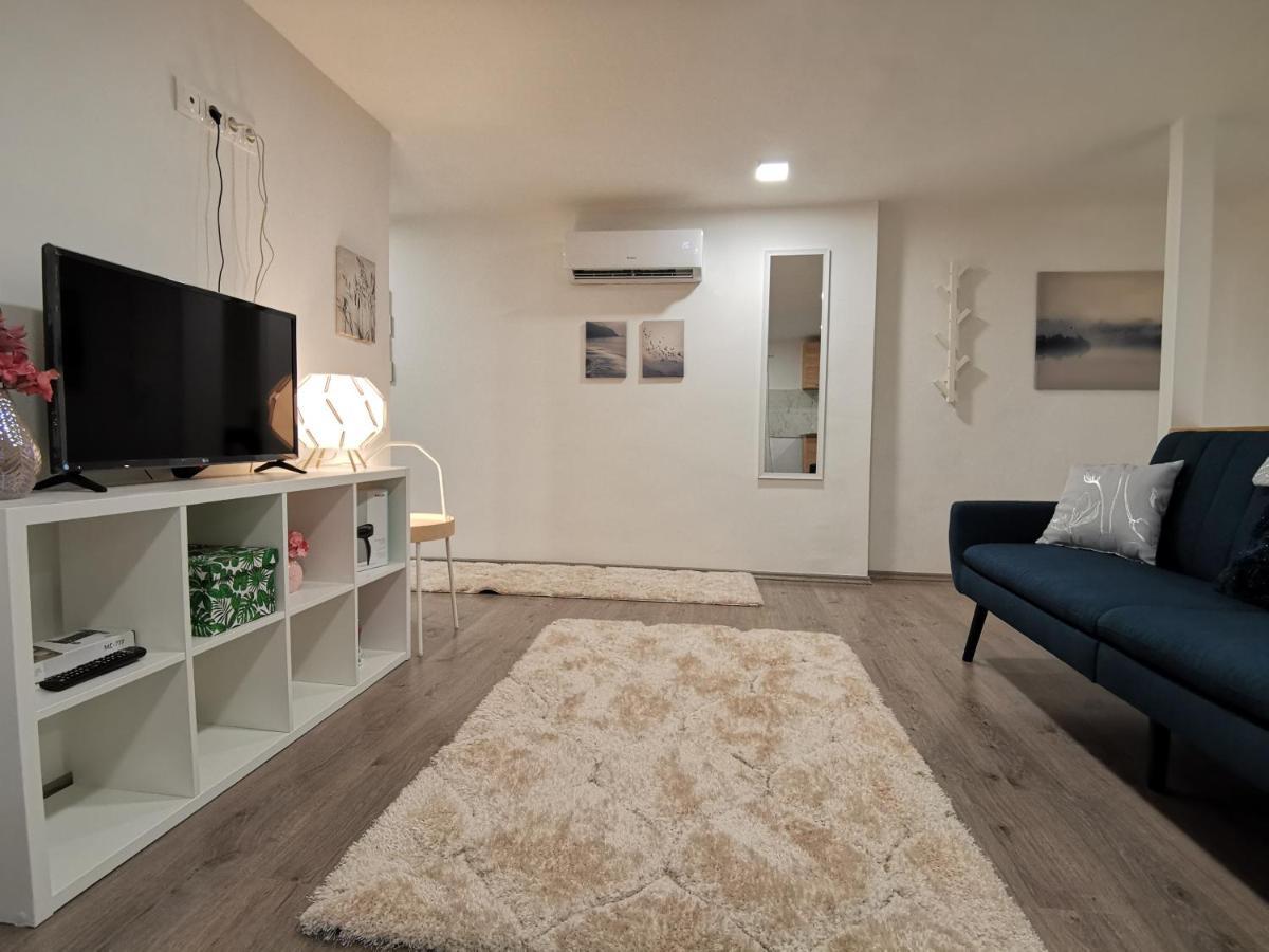 Smile Miko Apartment By Castle Budapest Exterior photo